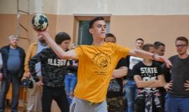 Dragūniečiai moksleivius supažindino su rankiniu