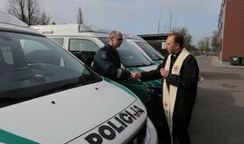 Policijos tarnybinių automobilių šventinimas