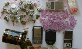 „Facebook“ tinkle - prekyba „žole“ ir „stuff“