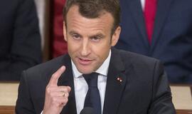 Prancūzijos prezidentas teigia manąs, kad Donaldas Trumpas pasitrauks iš Irano branduolinio susitarimo