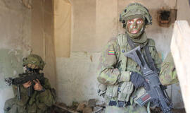 Pratybose mokėsi ginti Klaipėdą