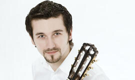 „Sunkiausia groti blogai parašytą muziką“, – sako gitaros patriotas Saulius S. Lipčius