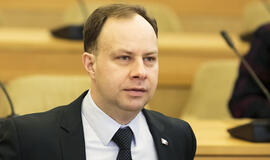 Aurelijus Veryga skeptiškai vertina siūlymus drausti vaistinių reklamą