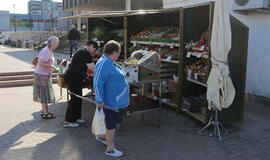 Gatvės prekeivius perkėlė į kioskelius