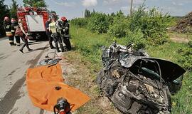 Kraupioje avarijoje žuvo abiturientė