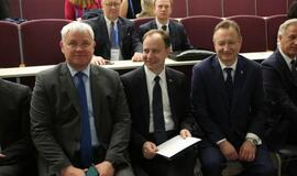 Dėl ligoninių jungimo - svarstymai