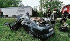 Kraupioje avarijoje žuvo abiturientė