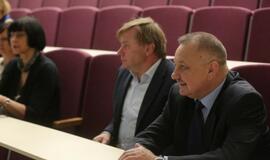 Dėl ligoninių jungimo - svarstymai