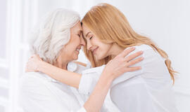 Tyrimas: vaikai mamoms neskiria net 8 minučių per dieną