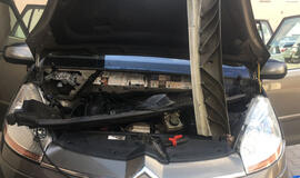 Baltarusis su sūnumi vežėsi 1,3 tūkst. pakelių rūkalų