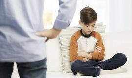 Kaip reaguoti, kai vaikas atsiriboja tylos siena?