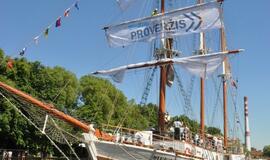 „Meridianas“ iškėlė bures