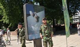 Klaipėdiečiai pasveikino NATO karius