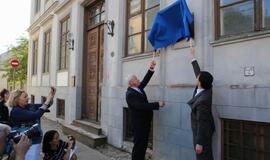 Atidengta prefektūros memorialinė lenta