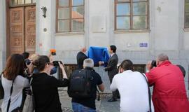 Atidengta prefektūros memorialinė lenta