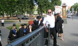 Būsimiems jūrininkams teikiami diplomai