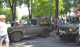 Klaipėdiečiai pasveikino NATO karius