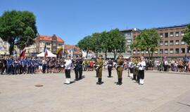 Klaipėdiečiai pasveikino NATO karius