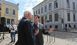 Atidengta prefektūros memorialinė lenta