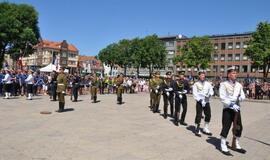 Klaipėdiečiai pasveikino NATO karius