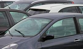 Seimo kanceliarija aukcione parduos 16 naudotų transporto priemonių