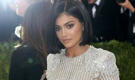 „Forbes“: Kylie Jenner jau netrukus gali nukarūnuoti M.Cukerbergą