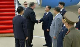 JAV valstybės sekretorius Mike'as Pompeo Pchenjane siekia konkrečių Šiaurės Korėjos branduolinių įsipareigojimų