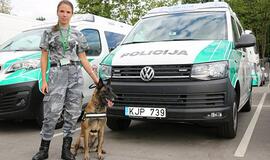 Kinologai gavo du naujus tarnybinius automobilius