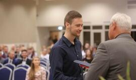 Pasveikinti šimtukus pelnę Klaipėdos abiturientai