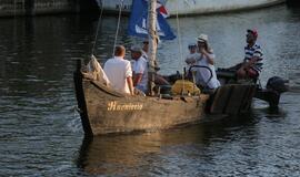 Senovinių laivų paradas
