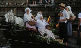 Senovinių laivų paradas