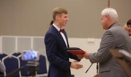 Pasveikinti šimtukus pelnę Klaipėdos abiturientai