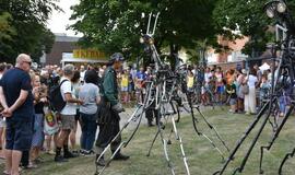 Miesto centre ganosi mechaninės būtybės