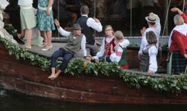 Senovinių laivų paradas