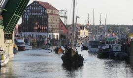 Senovinių laivų paradas