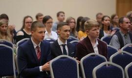 Pasveikinti šimtukus pelnę Klaipėdos abiturientai