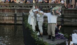 Senovinių laivų paradas