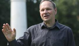 Vis tolyn nuo blogo pono