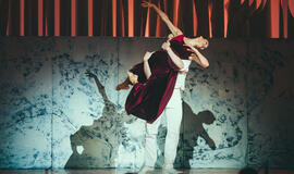 „Graiko Zorbos“ premjera nr. 2 - su naujais žymiausiais šalies baleto šokėjais bei sirtakį šokančiais žiūrovais