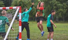 Gatvės rankinio turnyro dalyviams – išbandymas lietumi