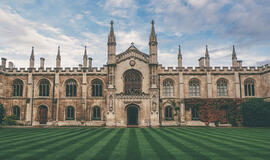 Valstybė finansuos 15 studentų mokslus užsienio universitetuose