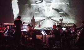 Festivalio pradžia su „Minimalia gravitacija“