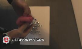 Pavojingus narkotikus platino bendrabučiuose