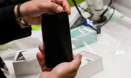 Prasidėjo prekyba naujaisiais „iPhone“