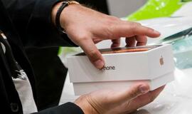 Prasidėjo prekyba naujaisiais „iPhone“