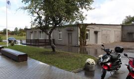 Sporto salėje - laboratorija ir klasės