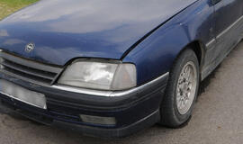 Girtas vairuotojas užstatė įvažiavimą ir užmigo