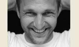 Iššūkis miuziklo „Čikaga“ advokatui Tomui Žaibui:kaip greitai išmokti padaryti špagatą?