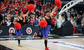 Per „Ryto” ir „Žalgirio” rungtynes greta aikštelės atvažiavo didžiulis unitazas