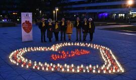 Sužibo žvakelės organų donorams pagerbti